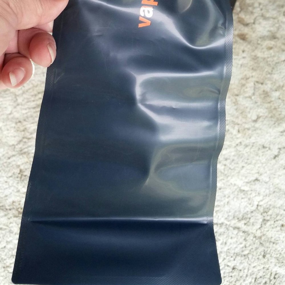 PLASTIC WATER BOTTLE - Picture 2 of 3